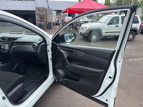 Used 2022 Nissan Rogue Sport S AWD/4WD image 17