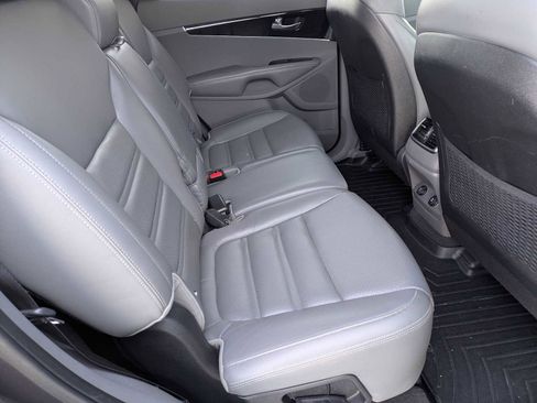 Used 2016 Kia Sorento EX image 19