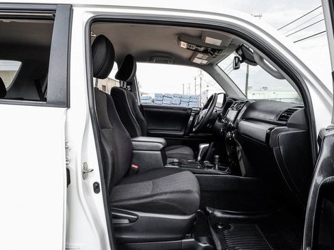 Used 2022 Toyota 4Runner TRD Off-Road AWD/4WD image 40
