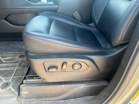 Used 2023 Chevrolet Tahoe LT w/ Luxury Package AWD/4WD image 16
