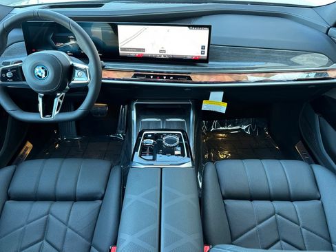 New 2025 BMW i7 eDrive50 w/ M Sport Package RWD image 3