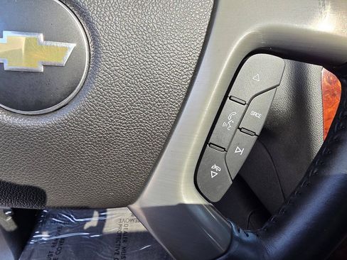 Used 2013 Chevrolet Avalanche LTZ AWD/4WD image 18