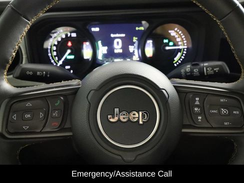 Used 2024 Jeep Wrangler Unlimited w/ Convenience Group AWD/4WD image 22