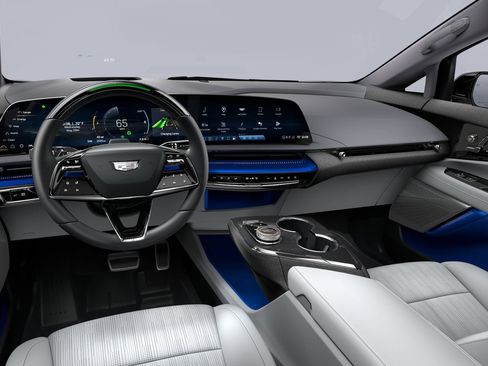 New 2025 Cadillac Optiq Sport 2 w/ LPO, Floor Liner Package image 41