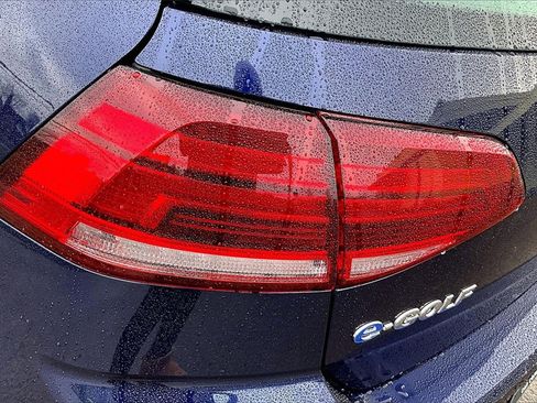 Used 2019 Volkswagen e-Golf SE image 29