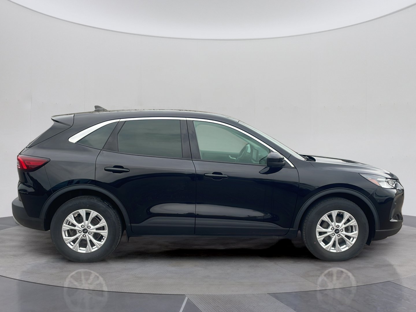 Used 2023 Ford Escape Active w/ Tech Pack #2 AWD/4WD image 8