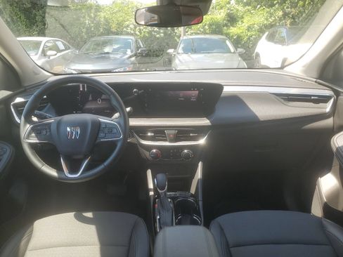 Used 2025 Buick Encore GX Preferred FWD image 9