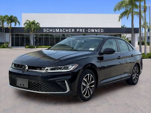 Used 2025 Volkswagen Jetta SE w/ Sunroof Package FWD image 3