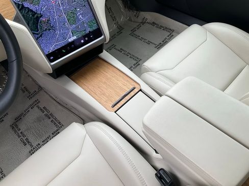 Used 2019 Tesla Model S Standard Range AWD/4WD image 45