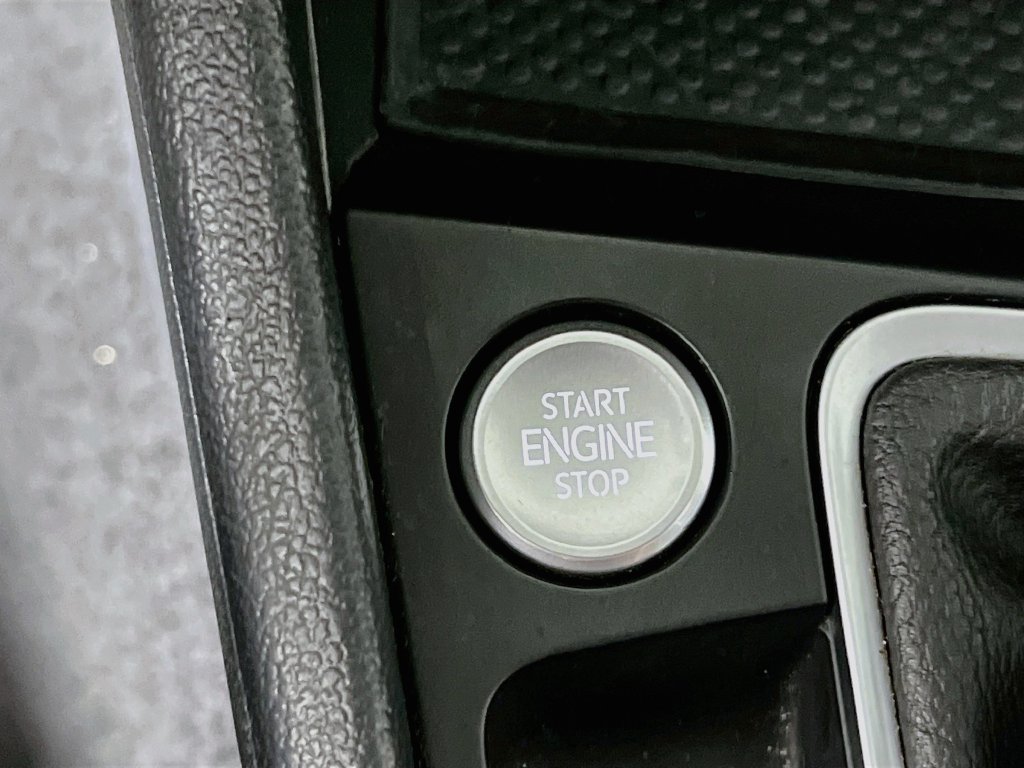 Used 2025 Volkswagen Jetta SE FWD image 22