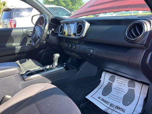 Used 2019 Toyota Tacoma SR5 image 17
