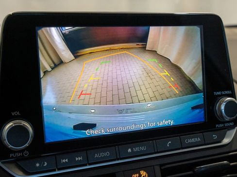 New 2025 Nissan Altima 2.5 SR image 9