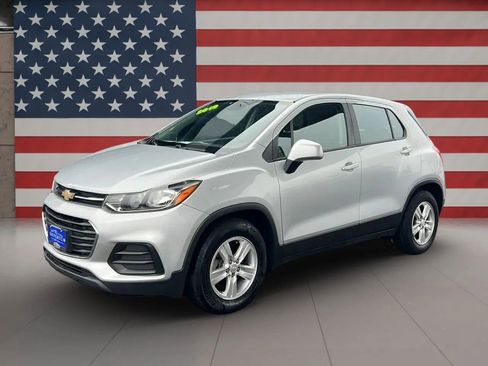 Used 2019 Chevrolet Trax LS image 2