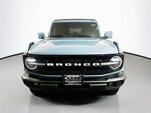 Used 2022 Ford Bronco Outer Banks image 2