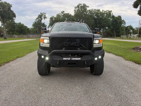 Used 2016 GMC Sierra 2500 Denali w/ Duramax Plus Package AWD/4WD image 3