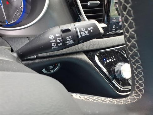 Used 2025 Chrysler Pacifica Select image 22