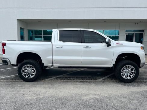 Used 2022 Chevrolet Silverado 1500 LTZ AWD/4WD image 3