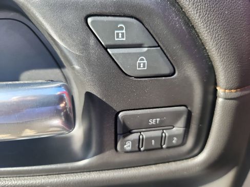 Used 2019 GMC Sierra 1500 AT4 w/ AT4 Preferred Package AWD/4WD image 18