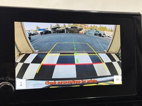 Used 2025 Toyota RAV4 XLE FWD image 35