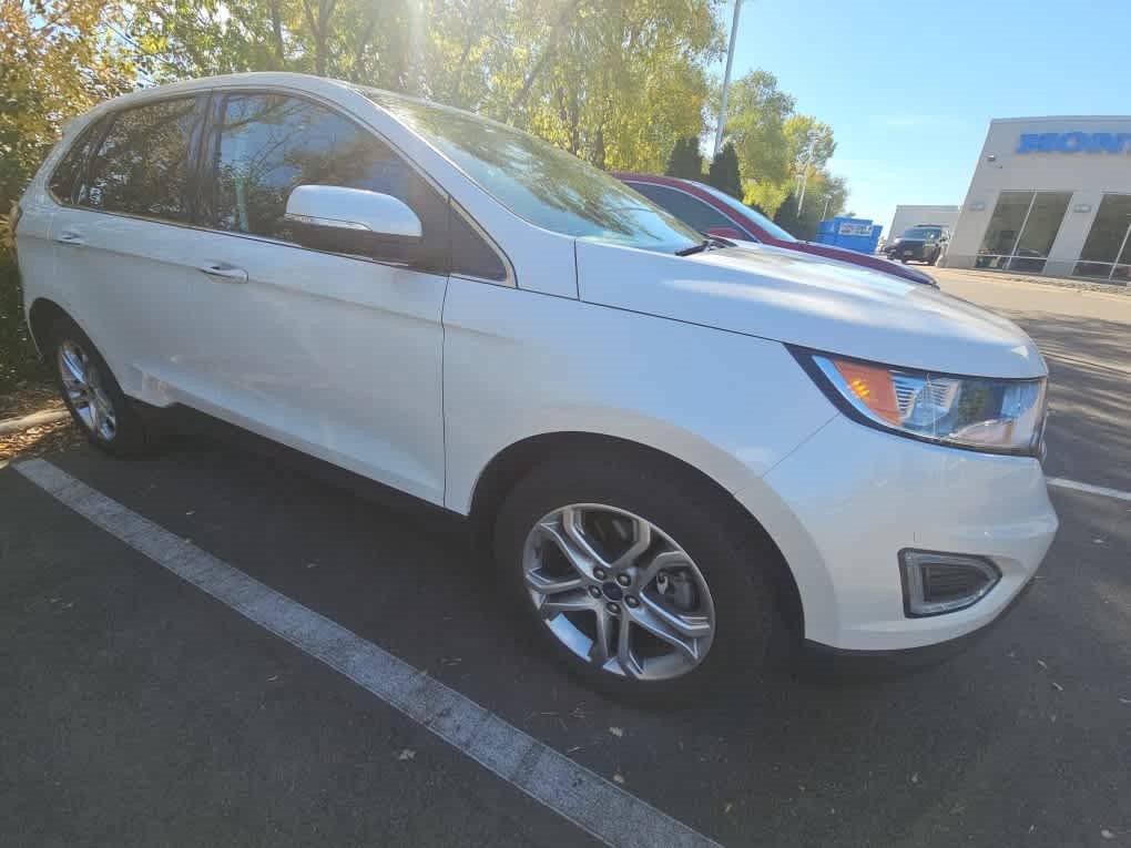 Used 2015 Ford Edge Titanium w/ Technology Package AWD/4WD image 3