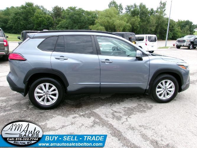 Used 2024 Toyota Corolla Cross LE AWD/4WD image 6
