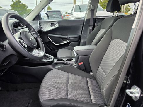Used 2024 Kia Soul LX w/ Option Group 015 FWD image 14