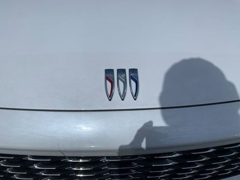 New 2026 Buick Envision Avenir image 10