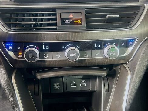 Used 2022 Honda Accord Touring image 23