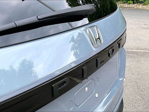 Used 2025 Honda Pilot Elite image 24