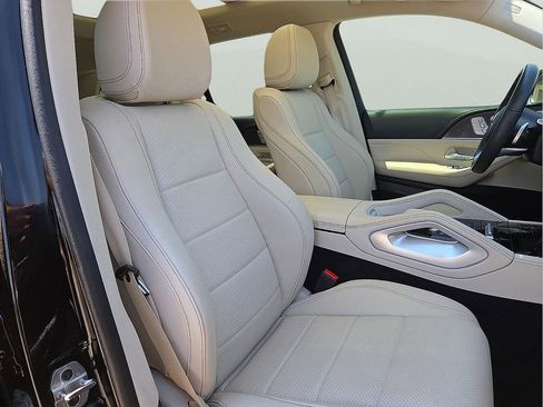 Used 2022 Mercedes-Benz GLS 450 4MATIC image 9