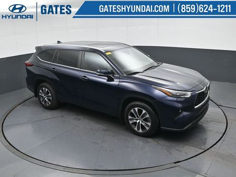 Used 2023 Toyota Highlander XLE image 52