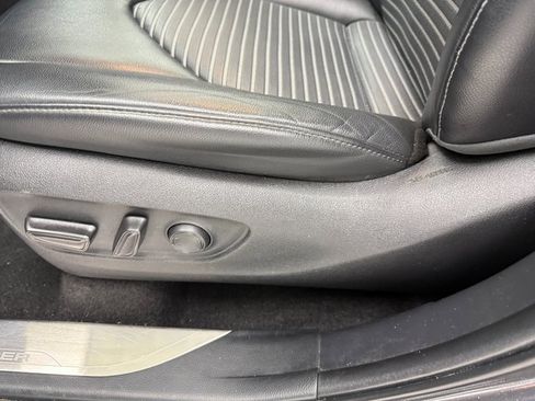 Used 2023 Toyota Highlander XSE image 28