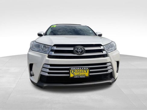 Used 2018 Toyota Highlander XLE AWD/4WD image 8