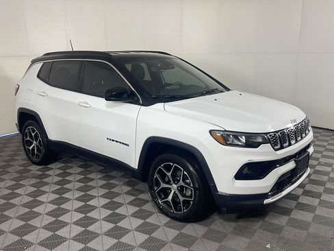 Used 2024 Jeep Compass Limited AWD/4WD image 5