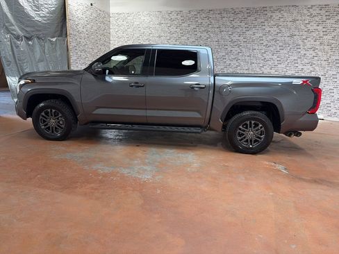 Used 2023 Toyota Tundra SR5 w/ SR5 Convenience Package AWD/4WD image 4