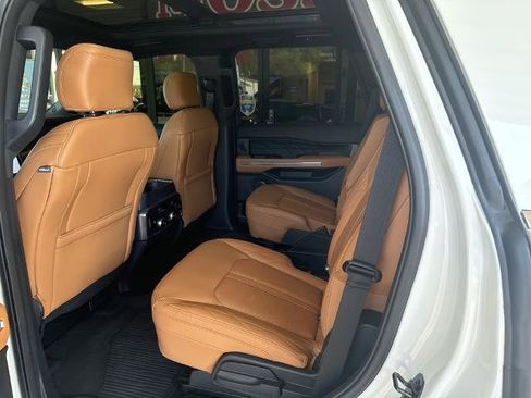 Certified 2024 Ford Expedition Platinum image 17