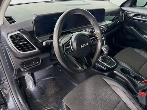 Used 2025 Kia Seltos S image 23