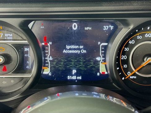 Used 2024 Jeep Wrangler Sahara w/ Safety Group image 16