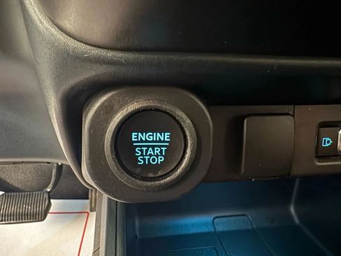 Used 2022 Ford Maverick Lariat FWD image 17