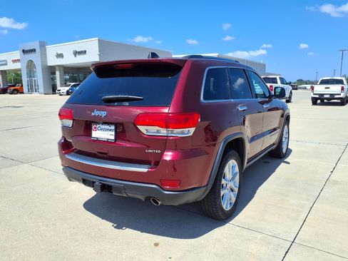 Used 2017 Jeep Grand Cherokee Limited w/ Trailer Tow Group IV AWD/4WD image 2