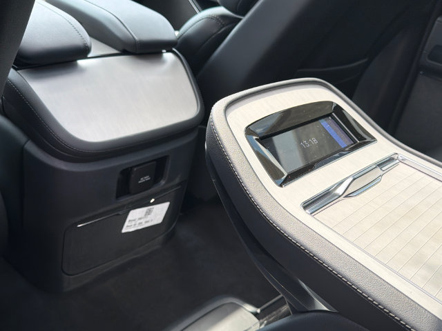 New 2027 Lincoln Navigator Reserve w/ Jet Appearance Package AWD/4WD image 23