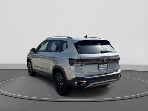 New 2026 Volkswagen Taos SE FWD image 3