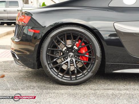 Used 2017 Audi R8 V10 w/ Carbon Exterior Package AWD/4WD image 11