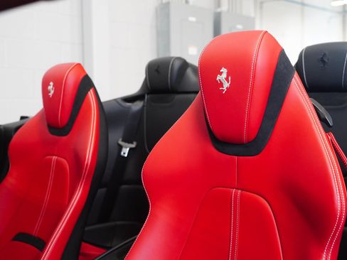 Used 2024 Ferrari Roma Spider RWD image 15