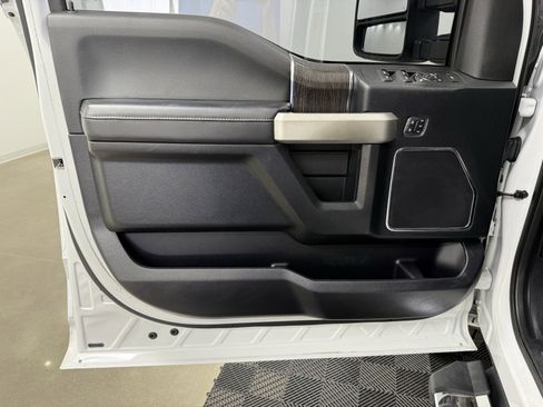 Used 2021 Ford F250 Lariat w/ Lariat Value Package image 15