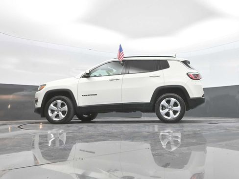 Used 2017 Jeep Compass Latitude w/ Popular Equipment Group AWD/4WD image 47