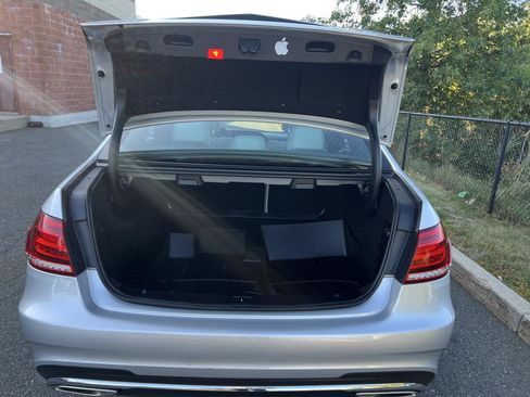 Used 2016 Mercedes-Benz E 350 4MATIC Sedan w/ Premium Package image 9