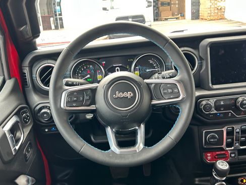 Used 2023 Jeep Wrangler Unlimited Rubicon 4xe AWD/4WD image 9
