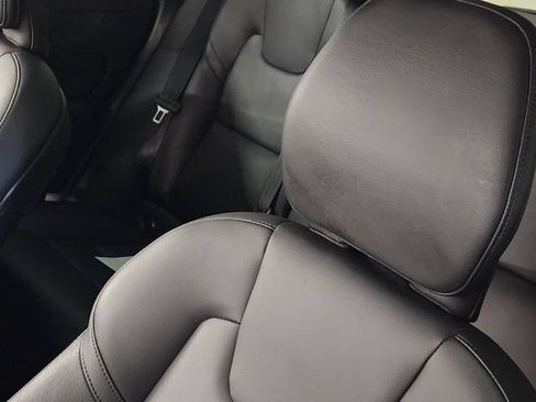 Certified 2025 Volvo XC60 B5 Core AWD/4WD image 15
