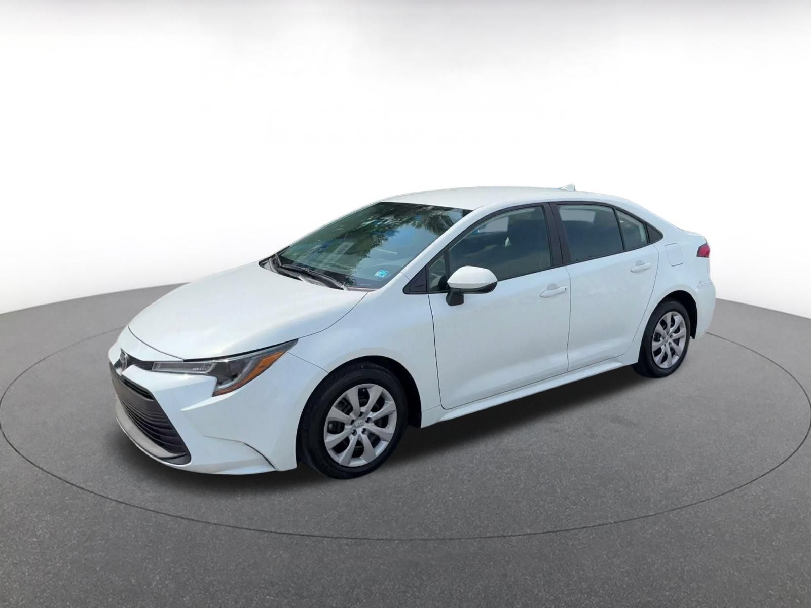 Used 2025 Toyota Corolla LE FWD image 7